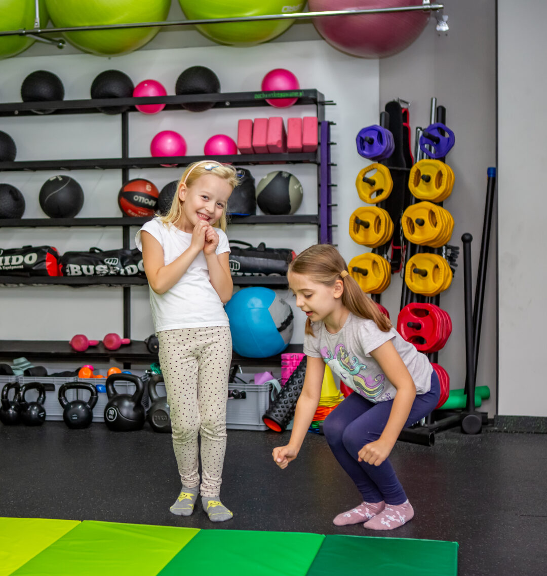 grupowe zajecia fitness dla dzieci gdansk dziewczynki