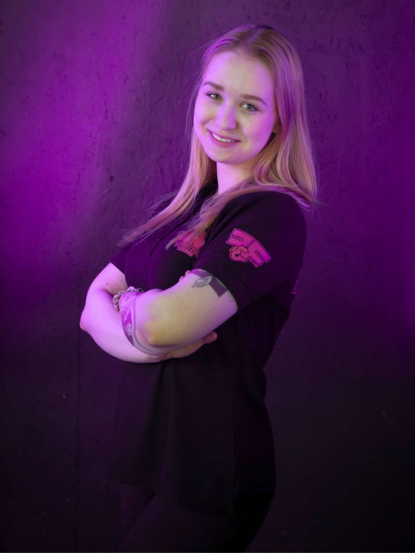 Zespół fit&fizjo Studio Gdańsk. Oliwia Grzegorzewska trenerka personalna z gdańska, prezentuje swoją sylwetkę