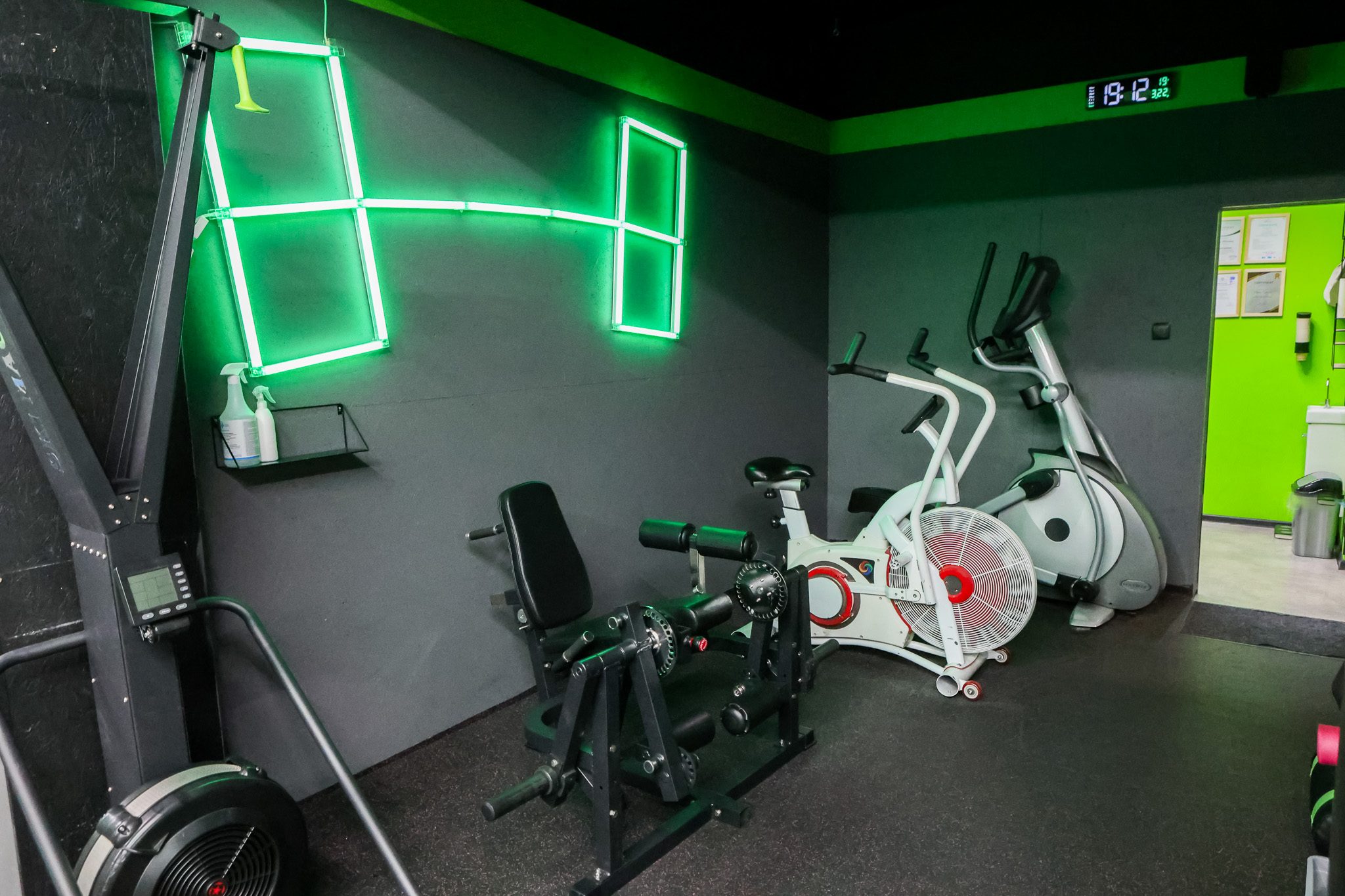 Strefa cardio z rowerem i orbitrekiem – Fit&Fizjo Studio