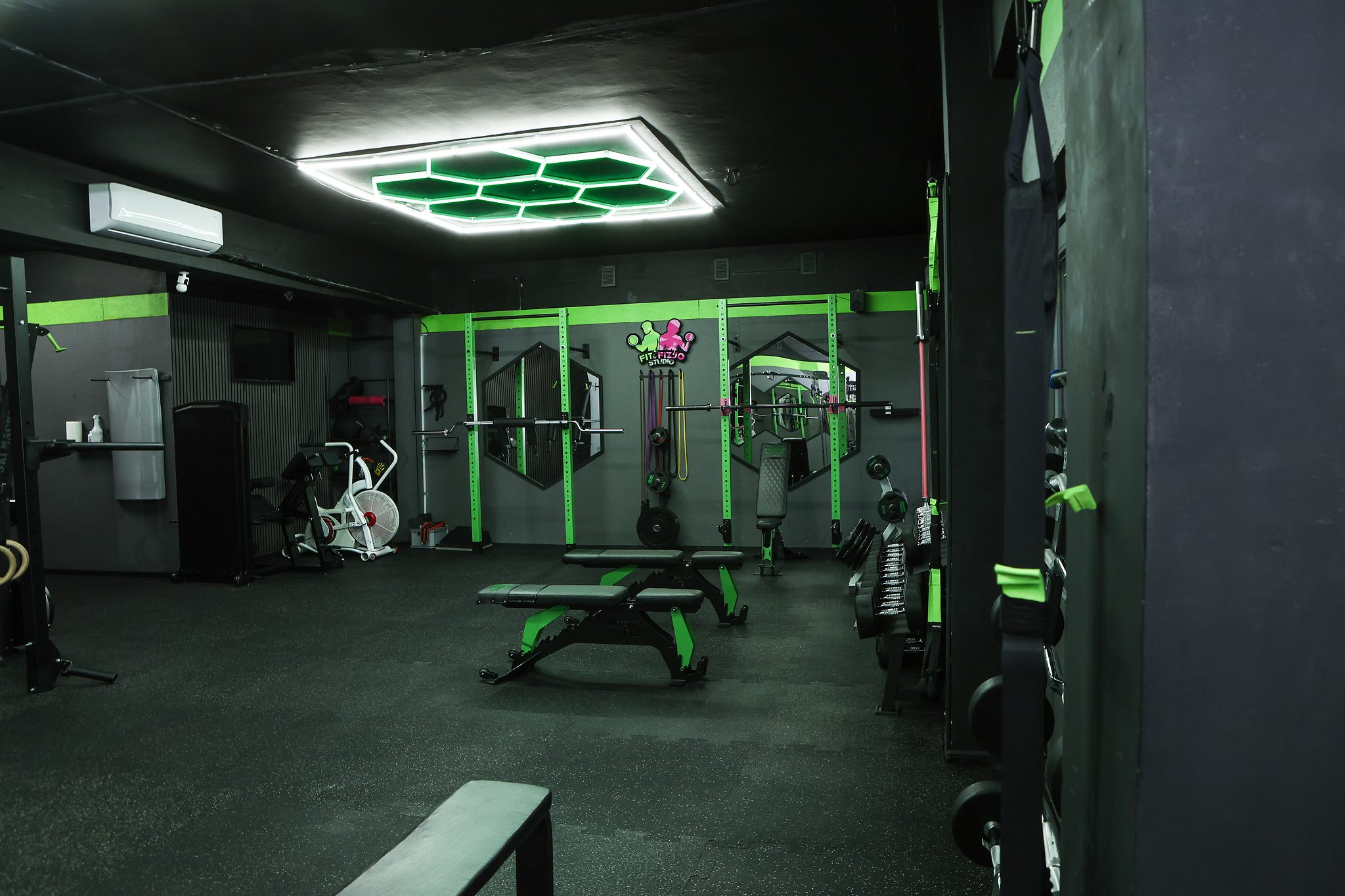Sala treningowa z orbitrekiem – Fit&Fizjo Studio